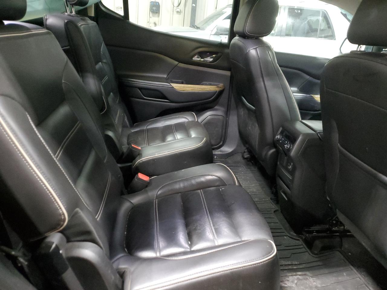 2018 GMC Acadia - Image 12