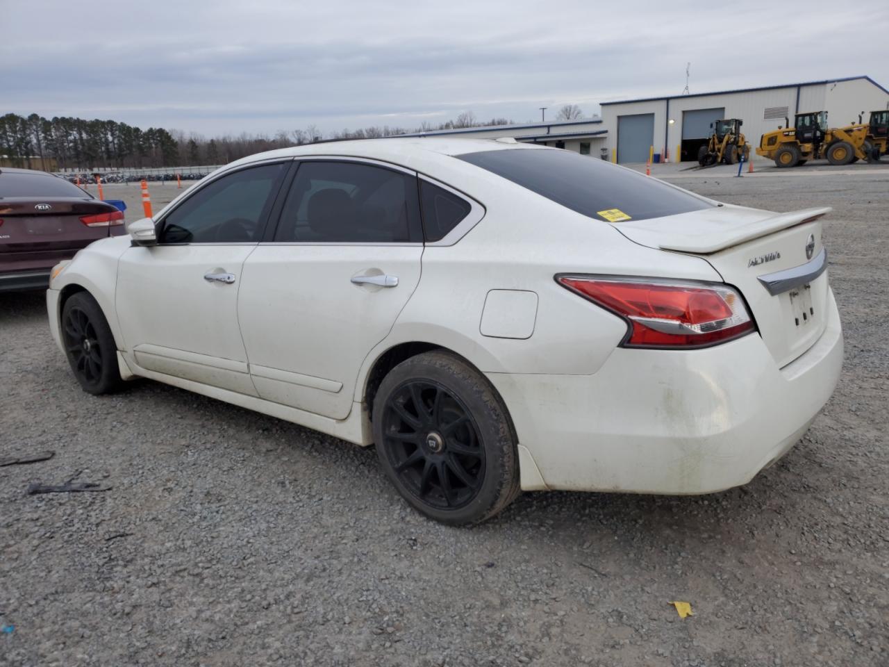 2014 Nissan Altima - Image 2