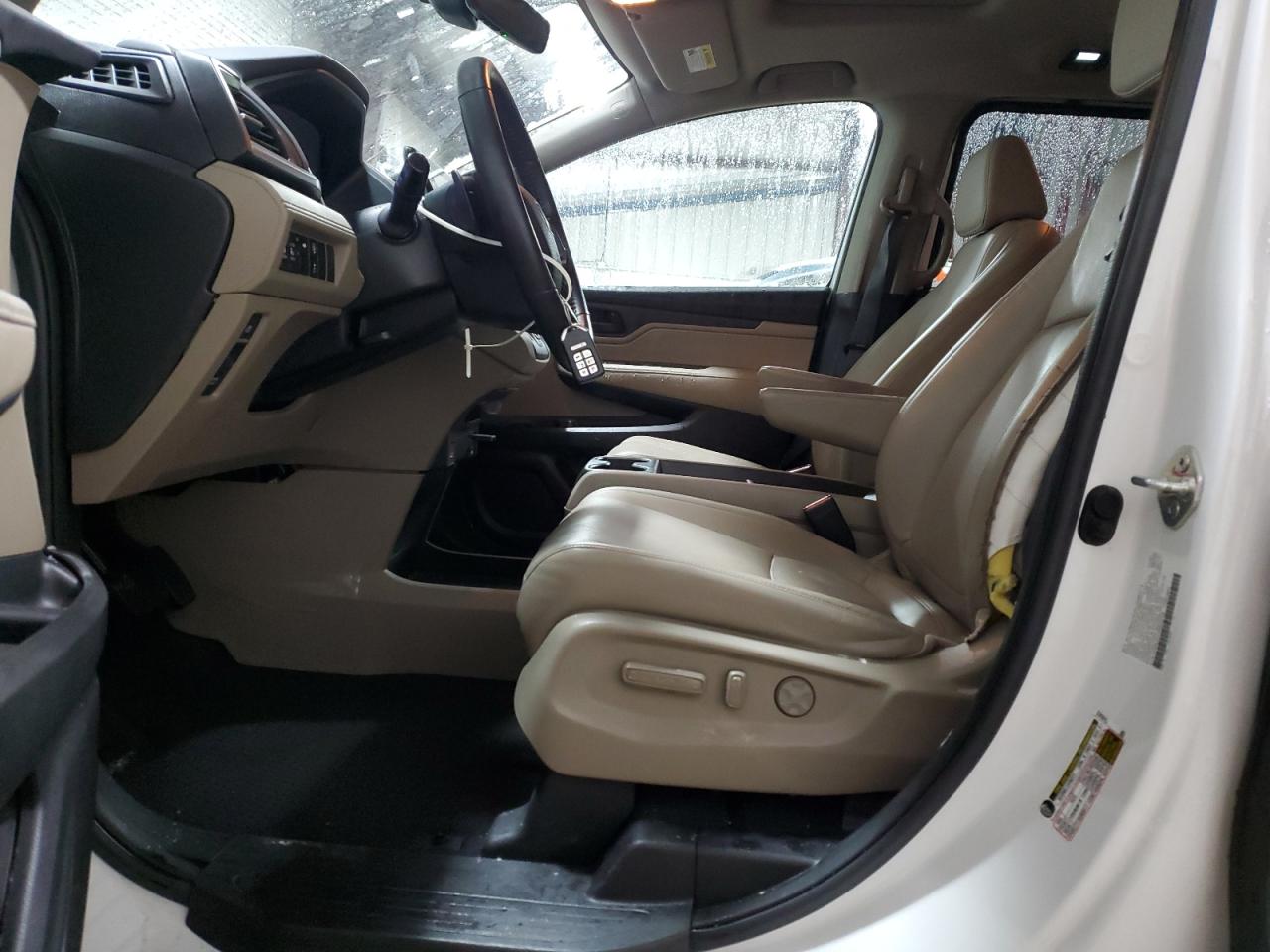 2022 Honda Odyssey - Image 7