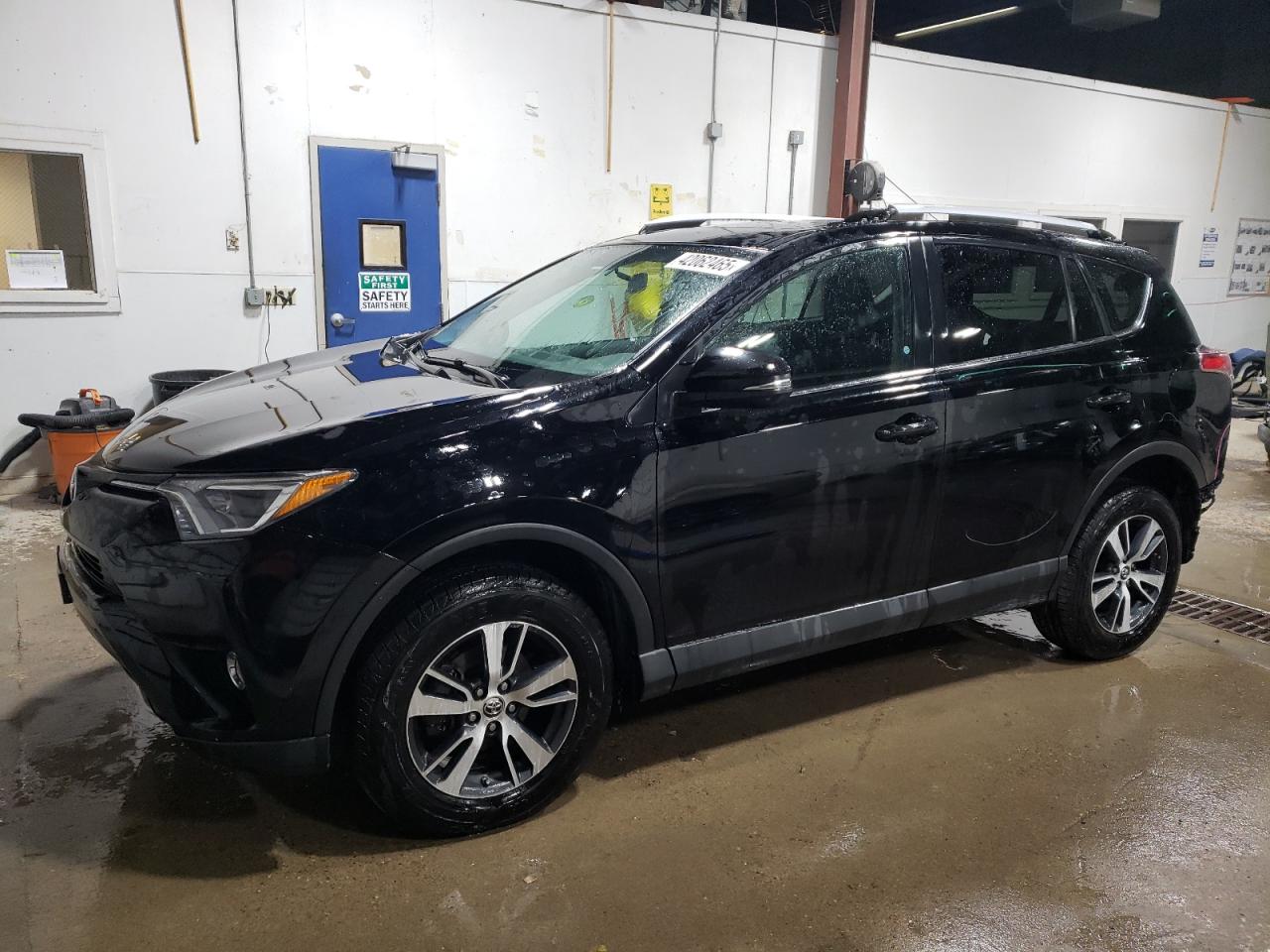 2016 Toyota RAV 4 - Image 1