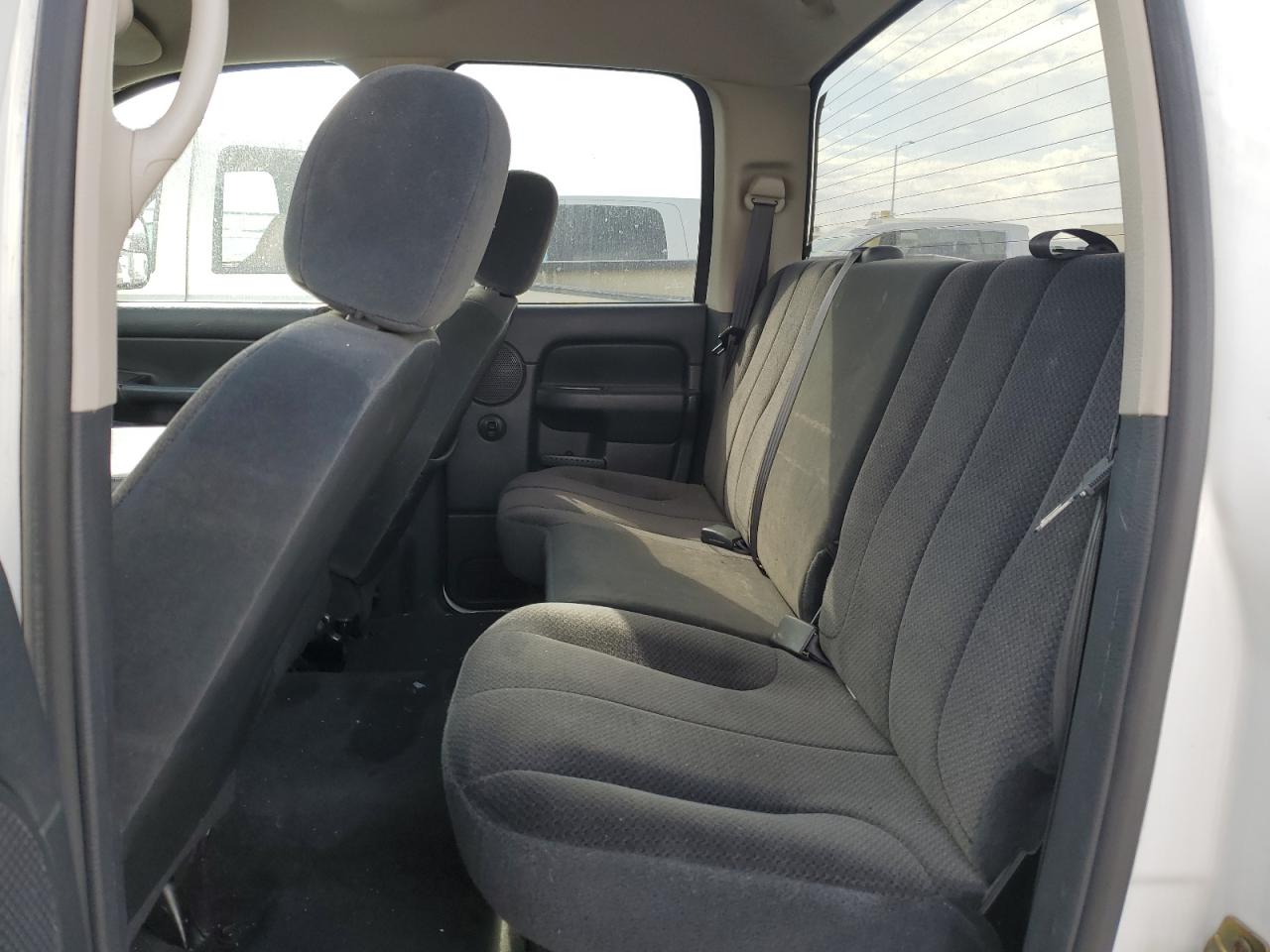 2003 Dodge RAM - Image 10