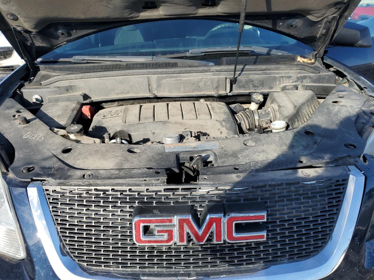 2011 GMC Acadia - Image 13