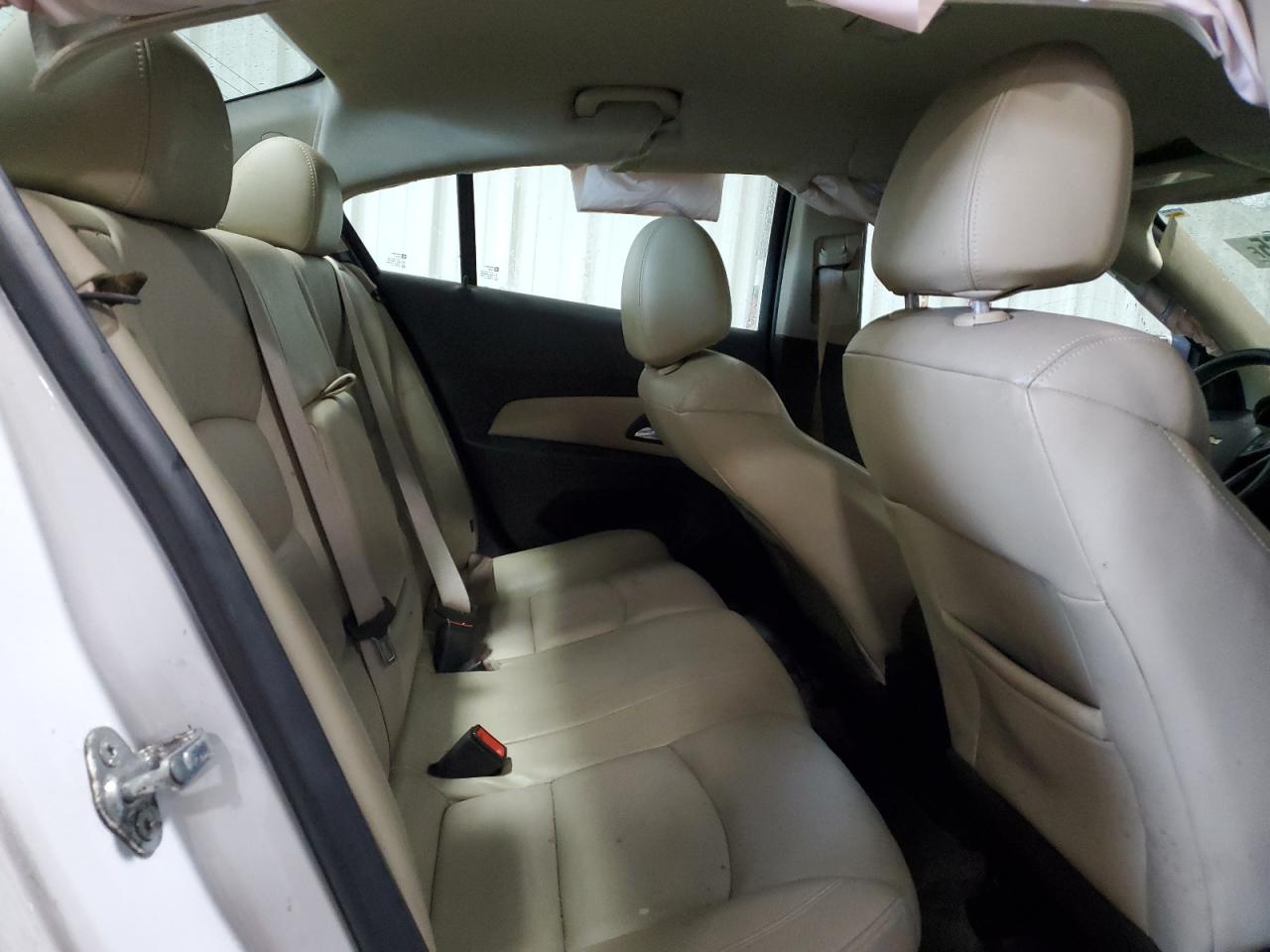 2013 Chevrolet Cruze - Image 10