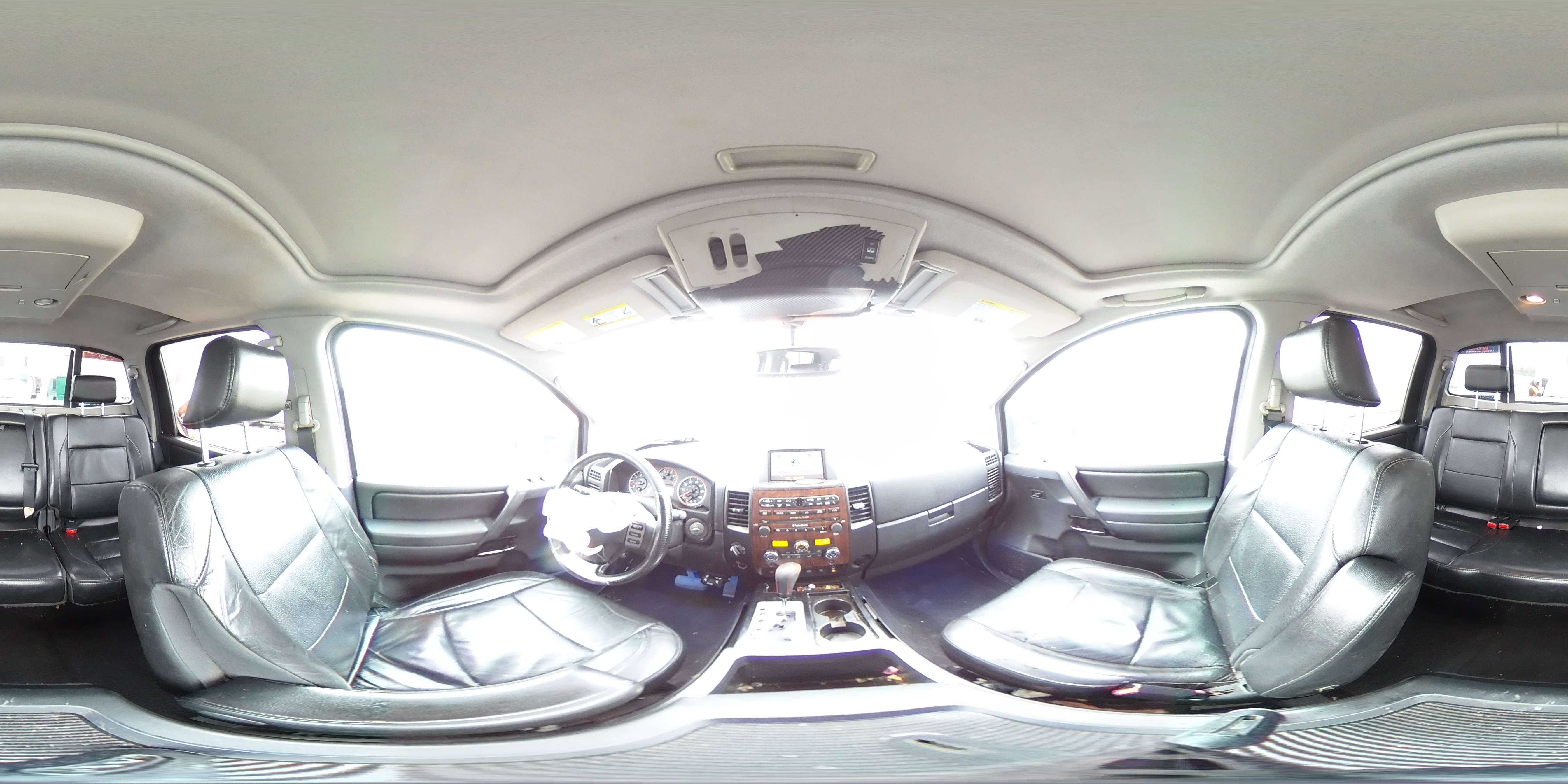 2009 Nissan Titan - Image 13