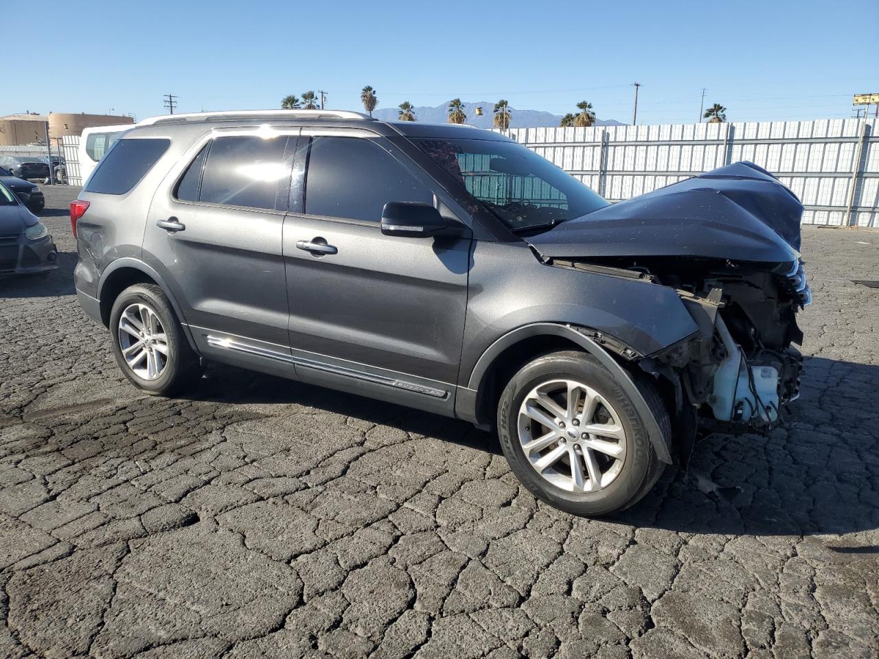 2017 Ford Explorer - Image 4