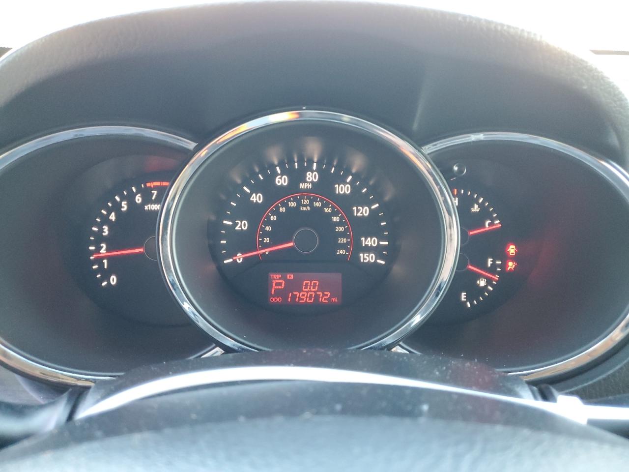 2011 Kia Sorento - Image 9