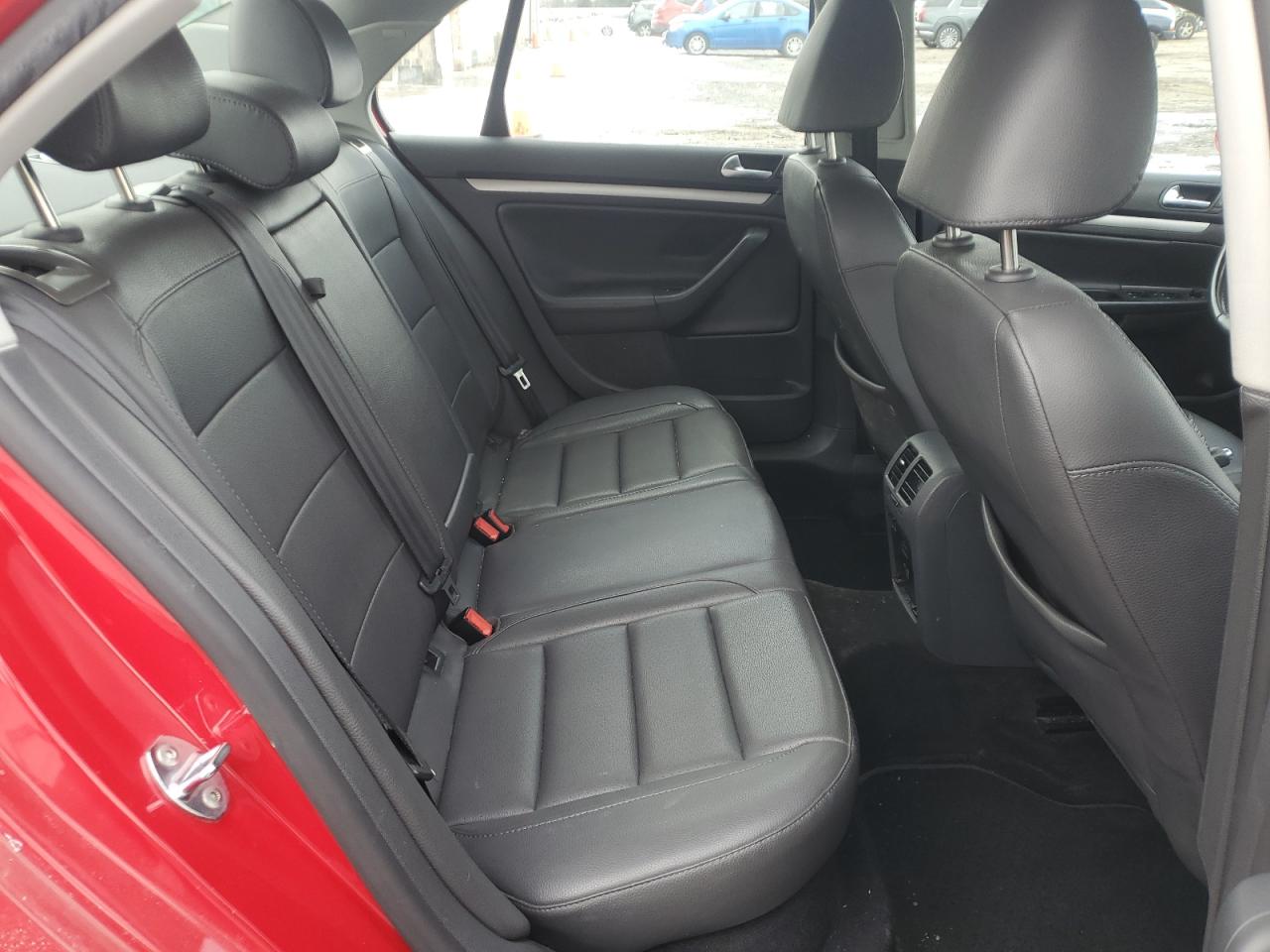 2009 Volkswagen Jetta - Image 10