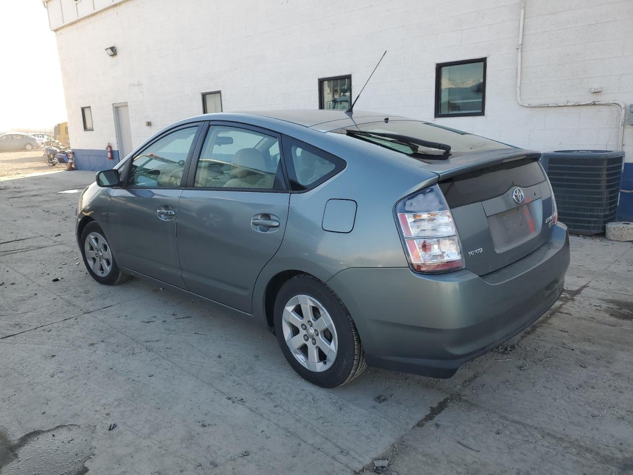 2004 Toyota Prius - Image 2