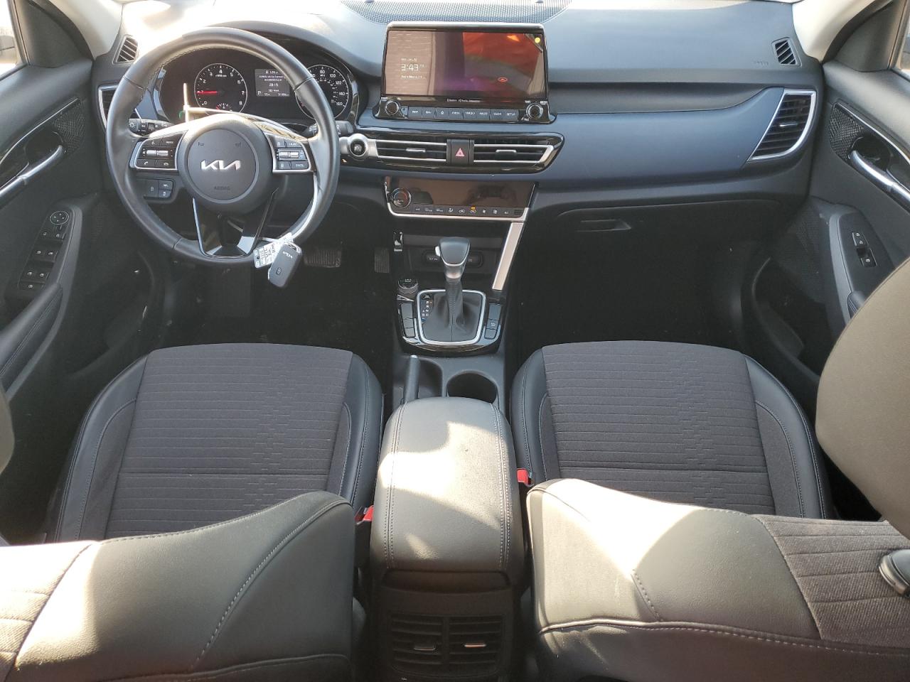 2022 Kia Seltos - Image 8