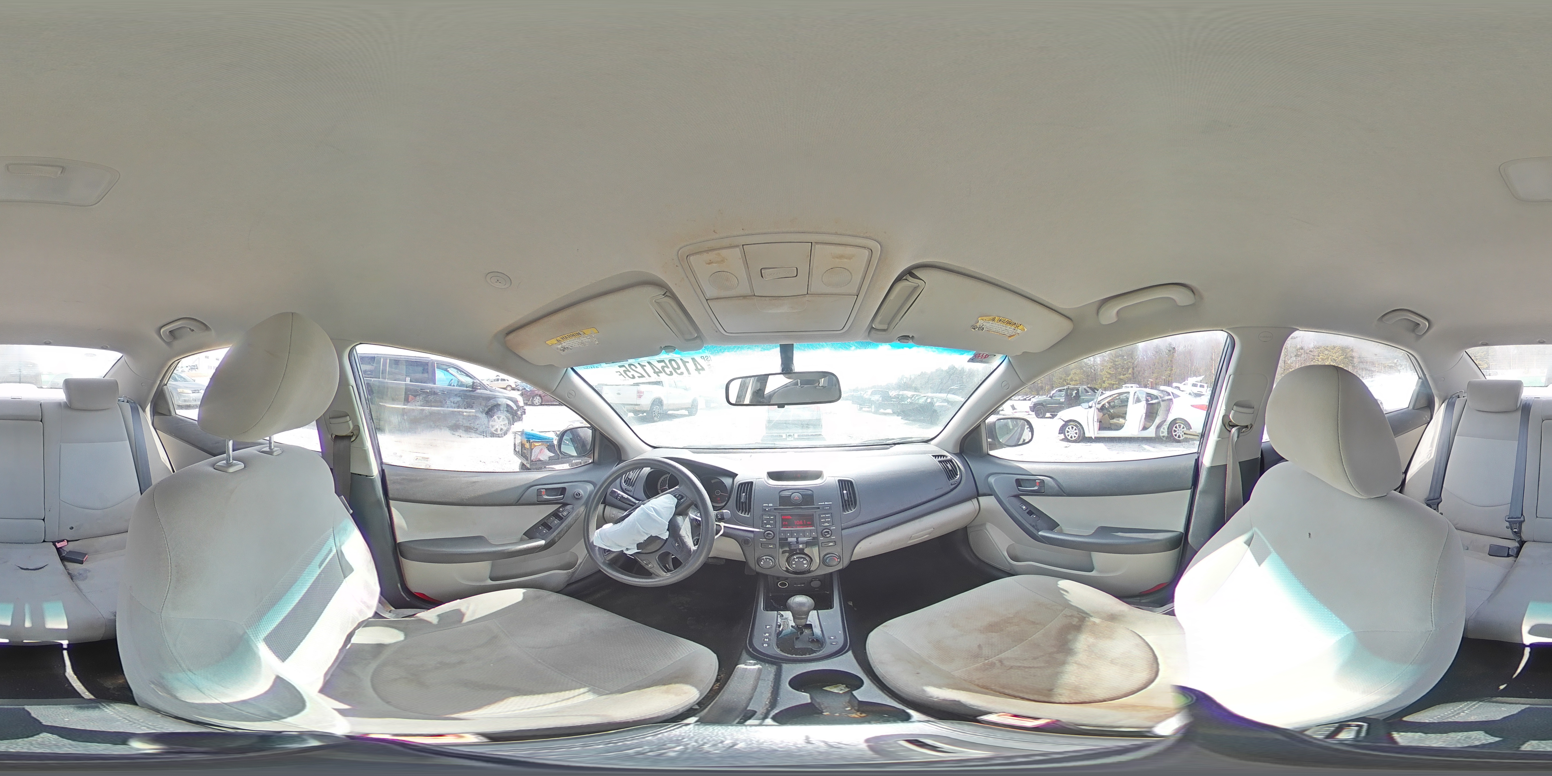 2010 Kia Forte - Image 12