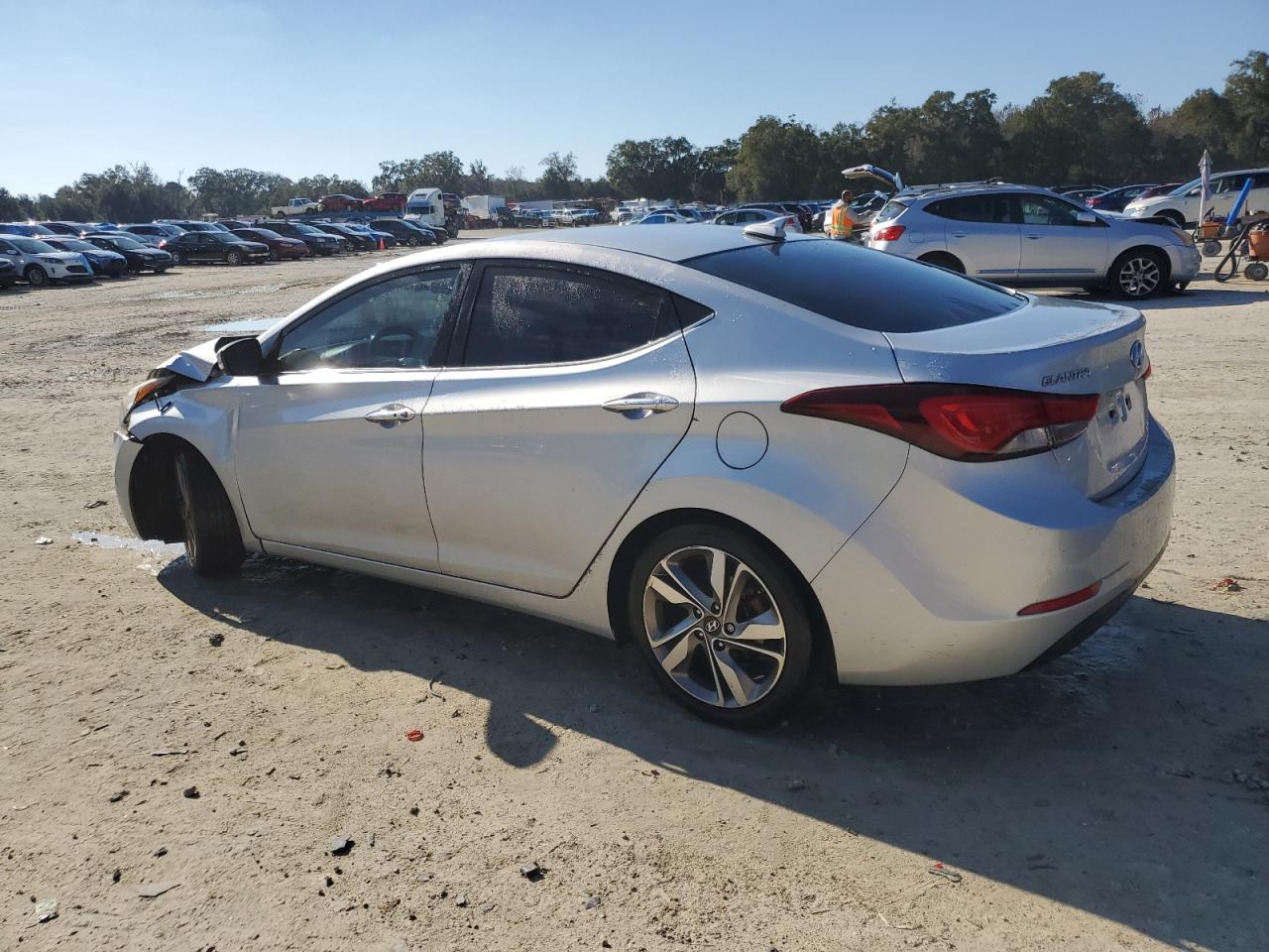2016 Hyundai Elantra - Image 2