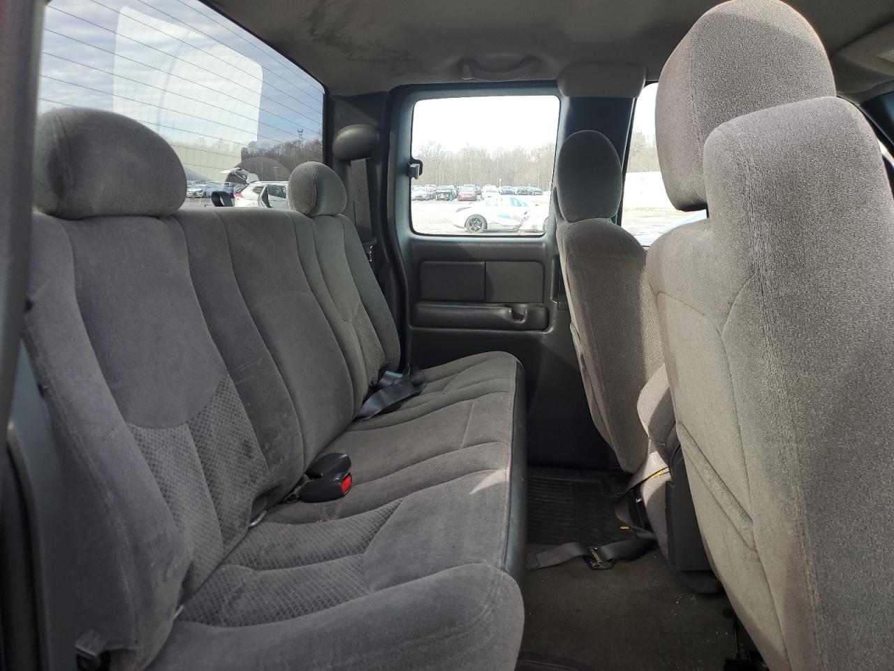 2005 Chevrolet Silverado - Image 10