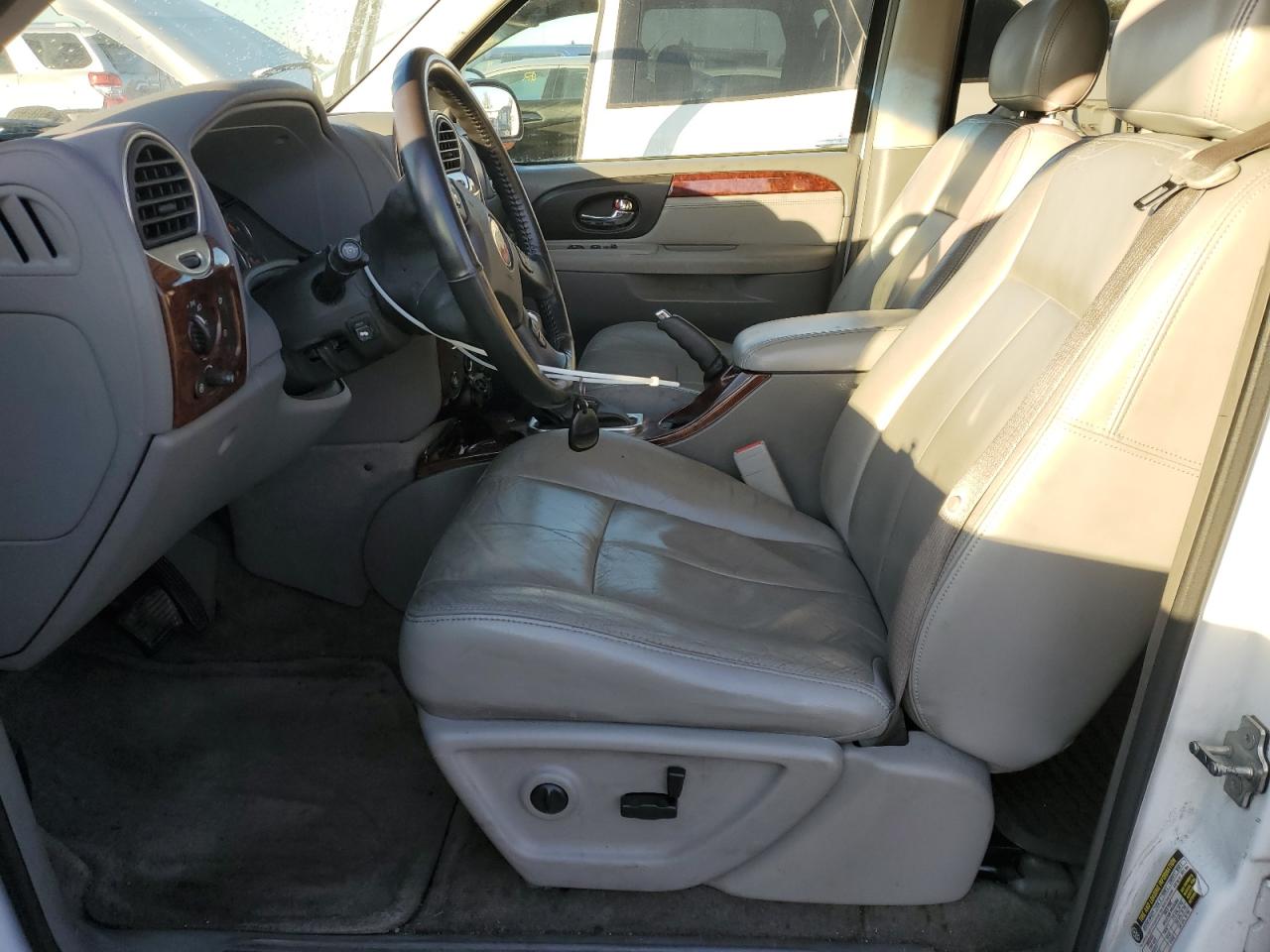 2005 GMC Envoy - Image 7
