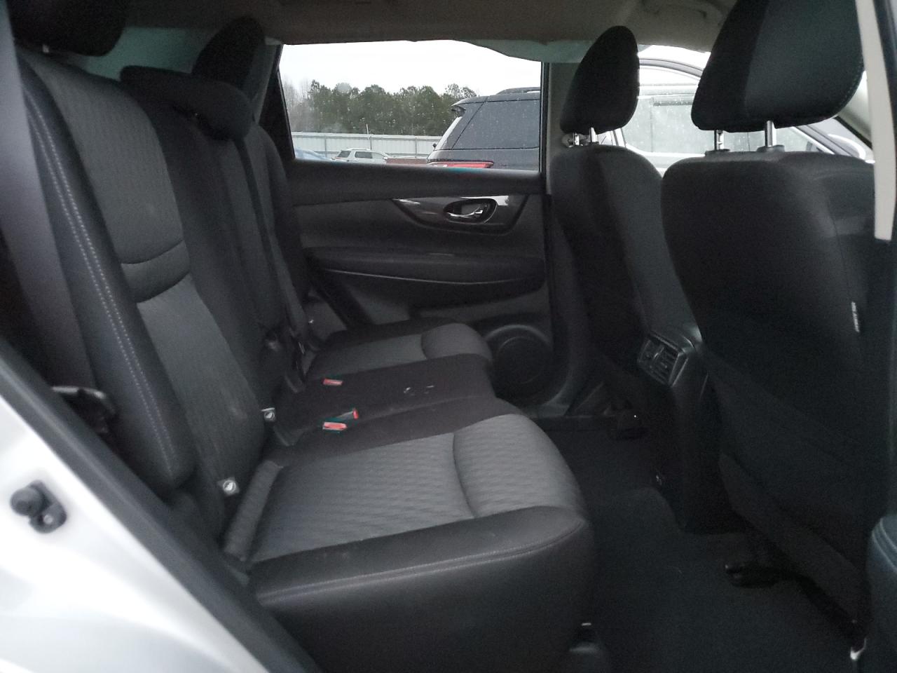 2020 Nissan Rogue - Image 11