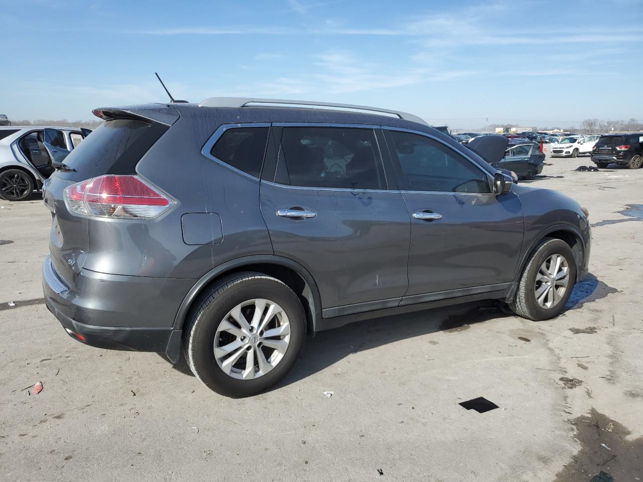2015 Nissan Rogue - Image 3