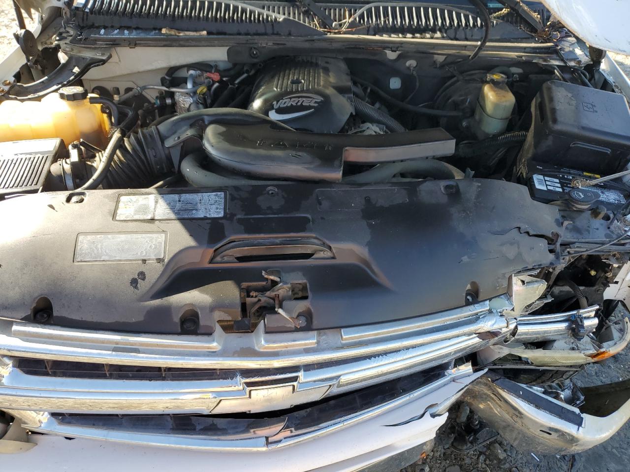 2002 Chevrolet Suburban - Image 12