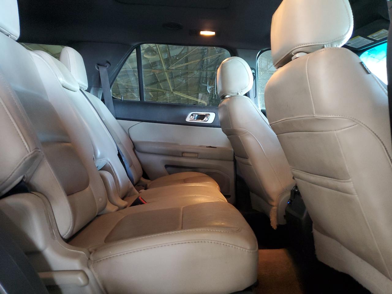2015 Ford Explorer - Image 11
