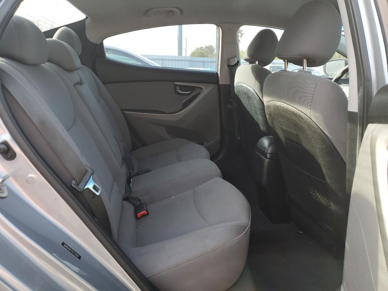 2016 Hyundai Elantra - Image 10