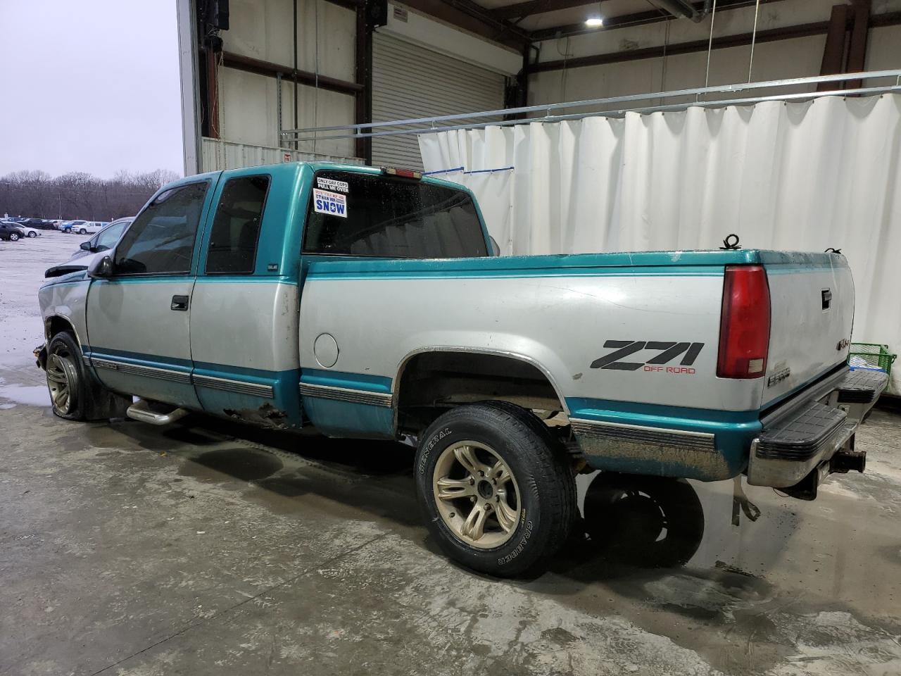 1995 GMC Sierra - Image 2