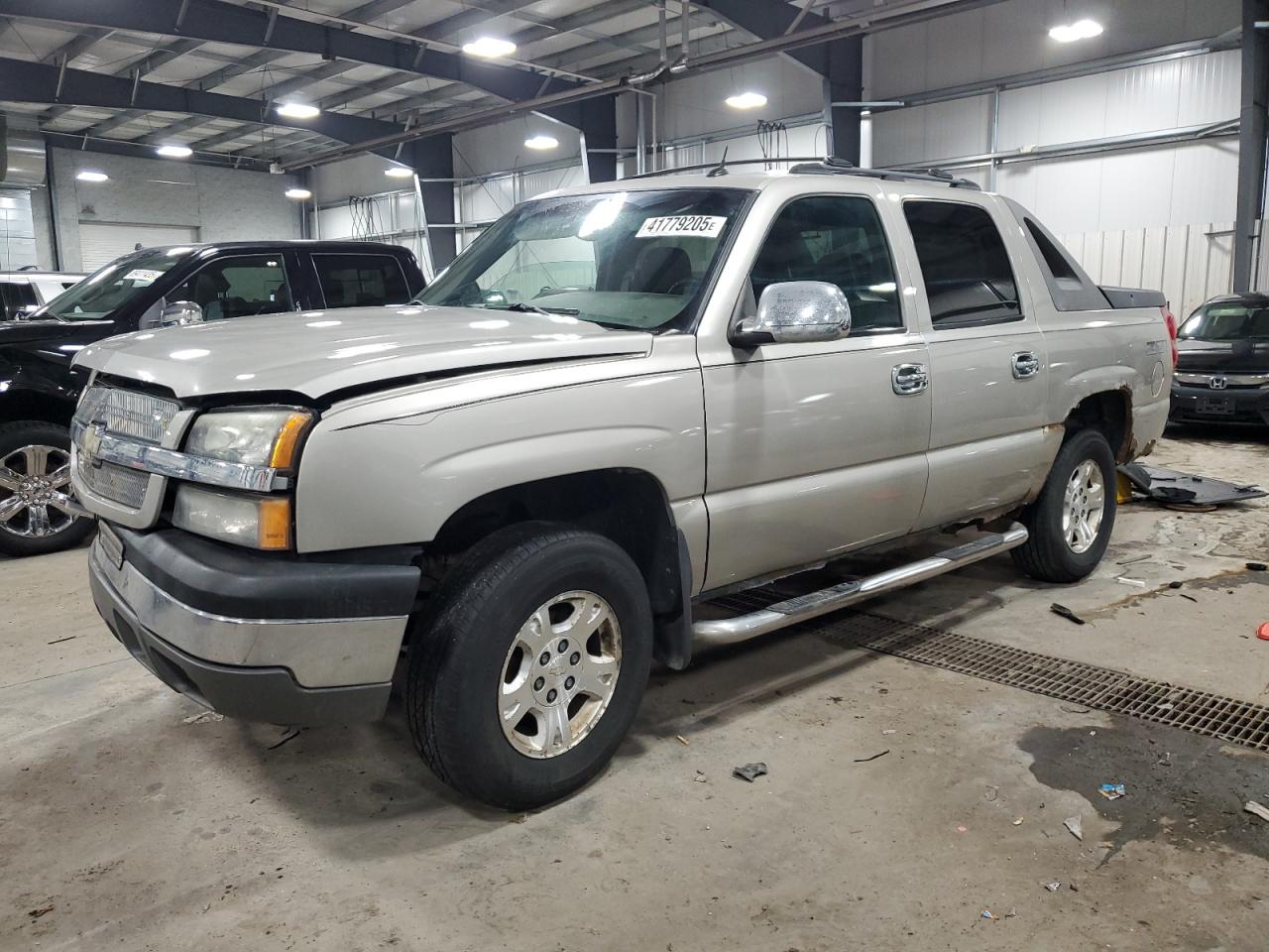 2004 Chevrolet Avalanche - Image 1