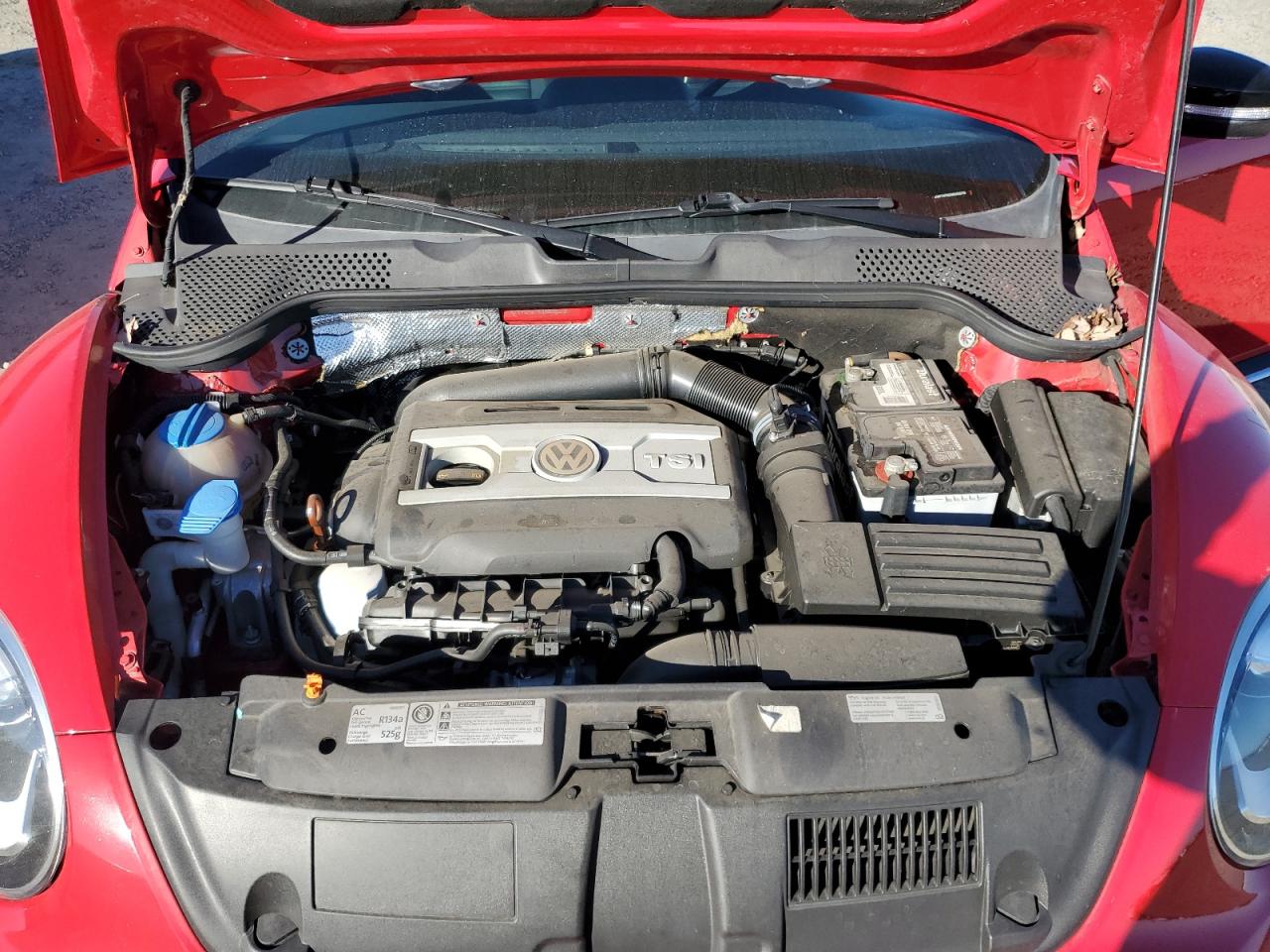 2013 Volkswagen Beetle - Image 11