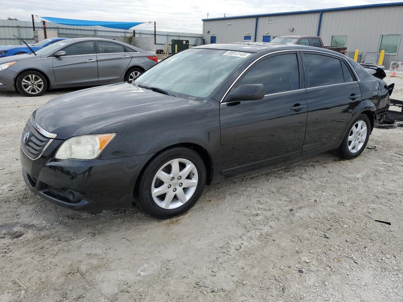 2009 Toyota Avalon - Image 1