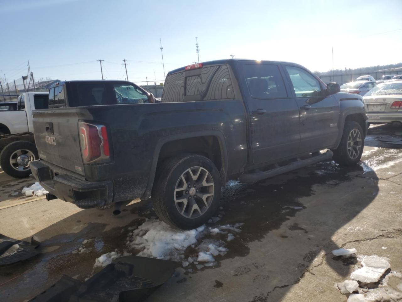2017 GMC Sierra - Image 3