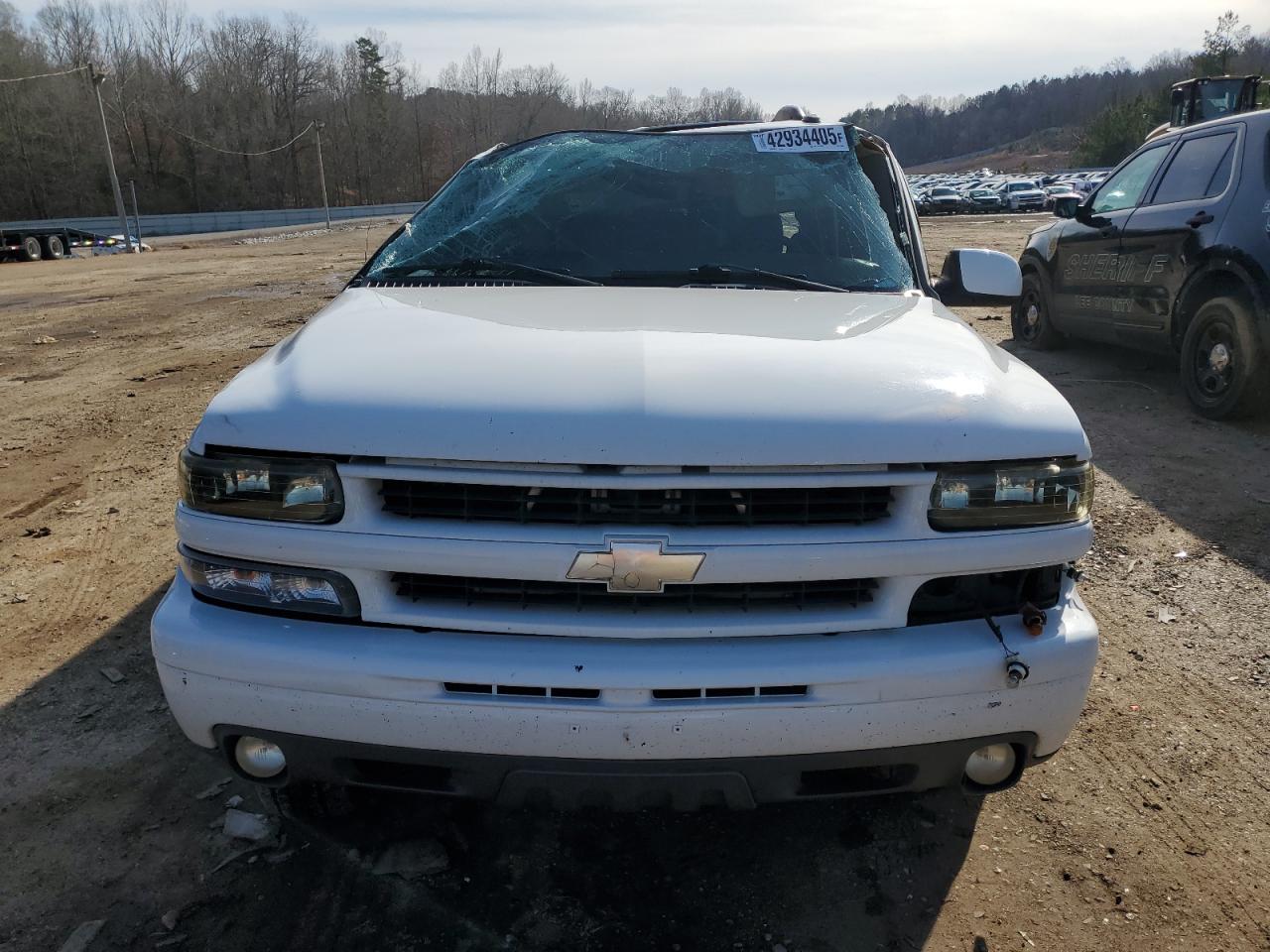 2004 Chevrolet Suburban - Image 5
