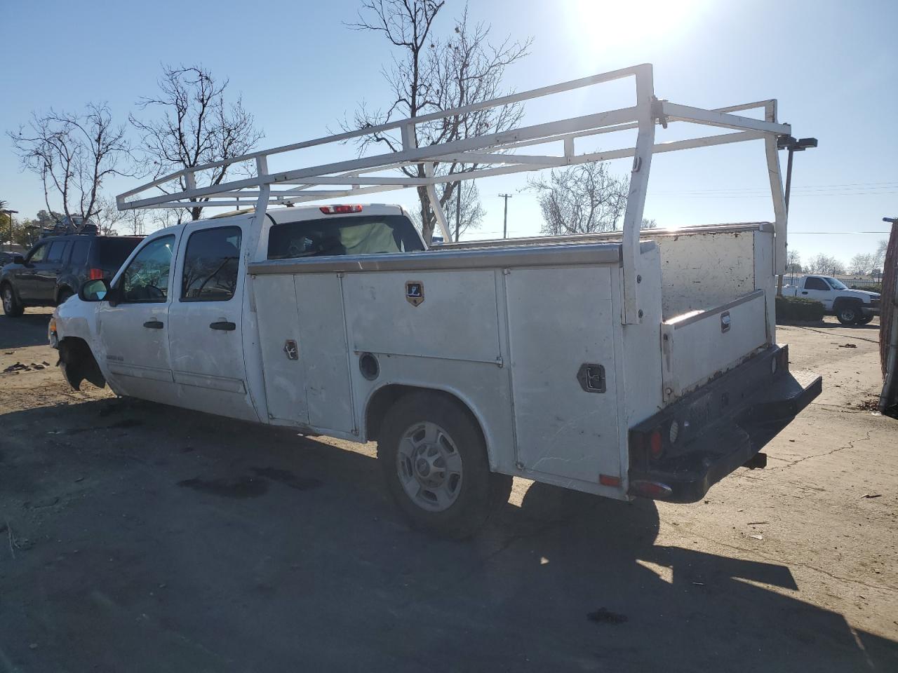 2014 Chevrolet Silverado - Image 2