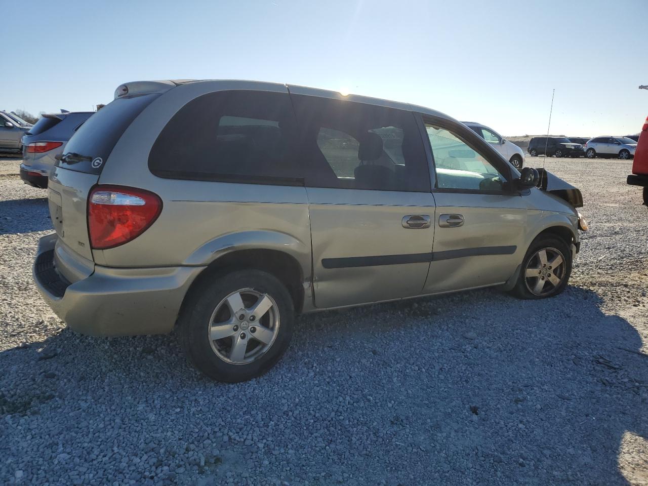 2005 Dodge Caravan - Image 3