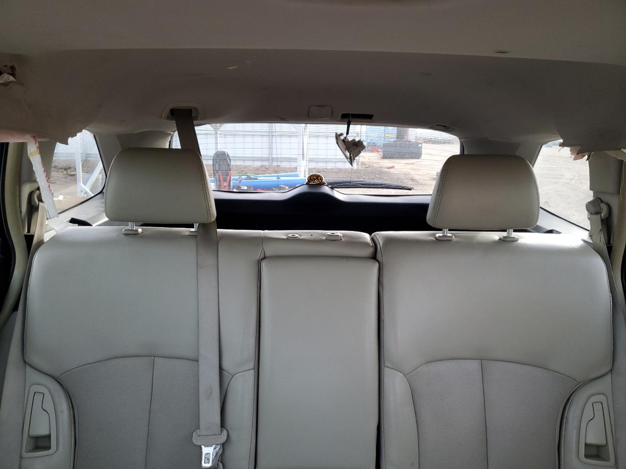 2013 Subaru Outback - Image 10