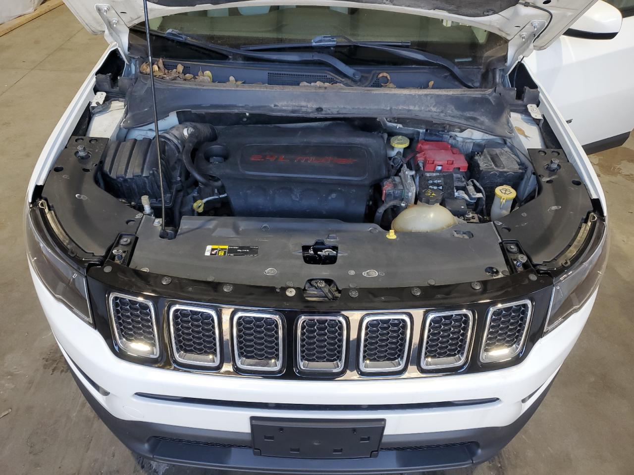 2019 Jeep Compass - Image 11