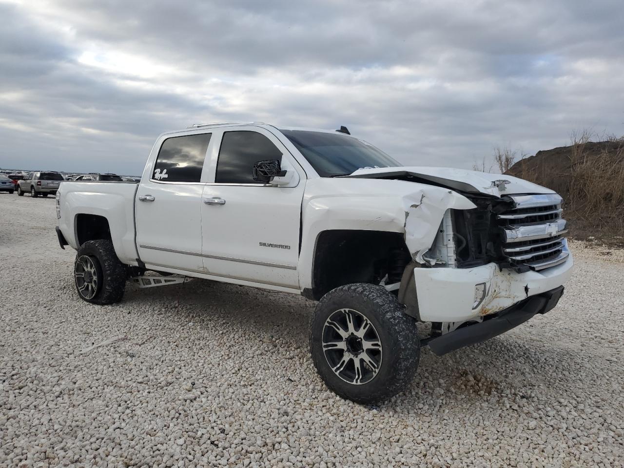 2016 Chevrolet Silverado - Image 4