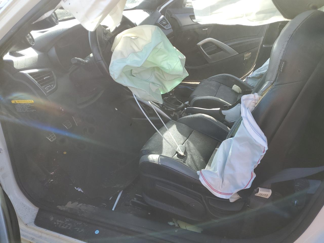 2016 Hyundai Veloster - Image 7