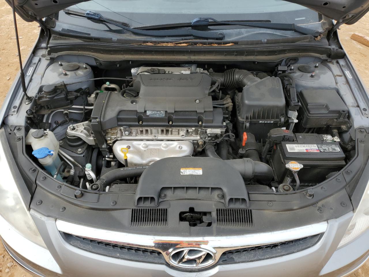 2012 Hyundai Elantra - Image 11