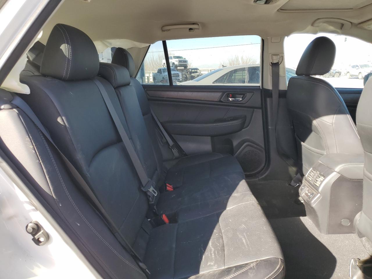 2018 Subaru Outback - Image 11