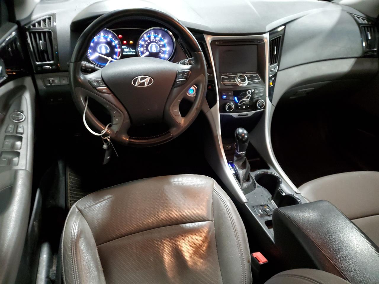 2013 Hyundai Sonata - Image 8