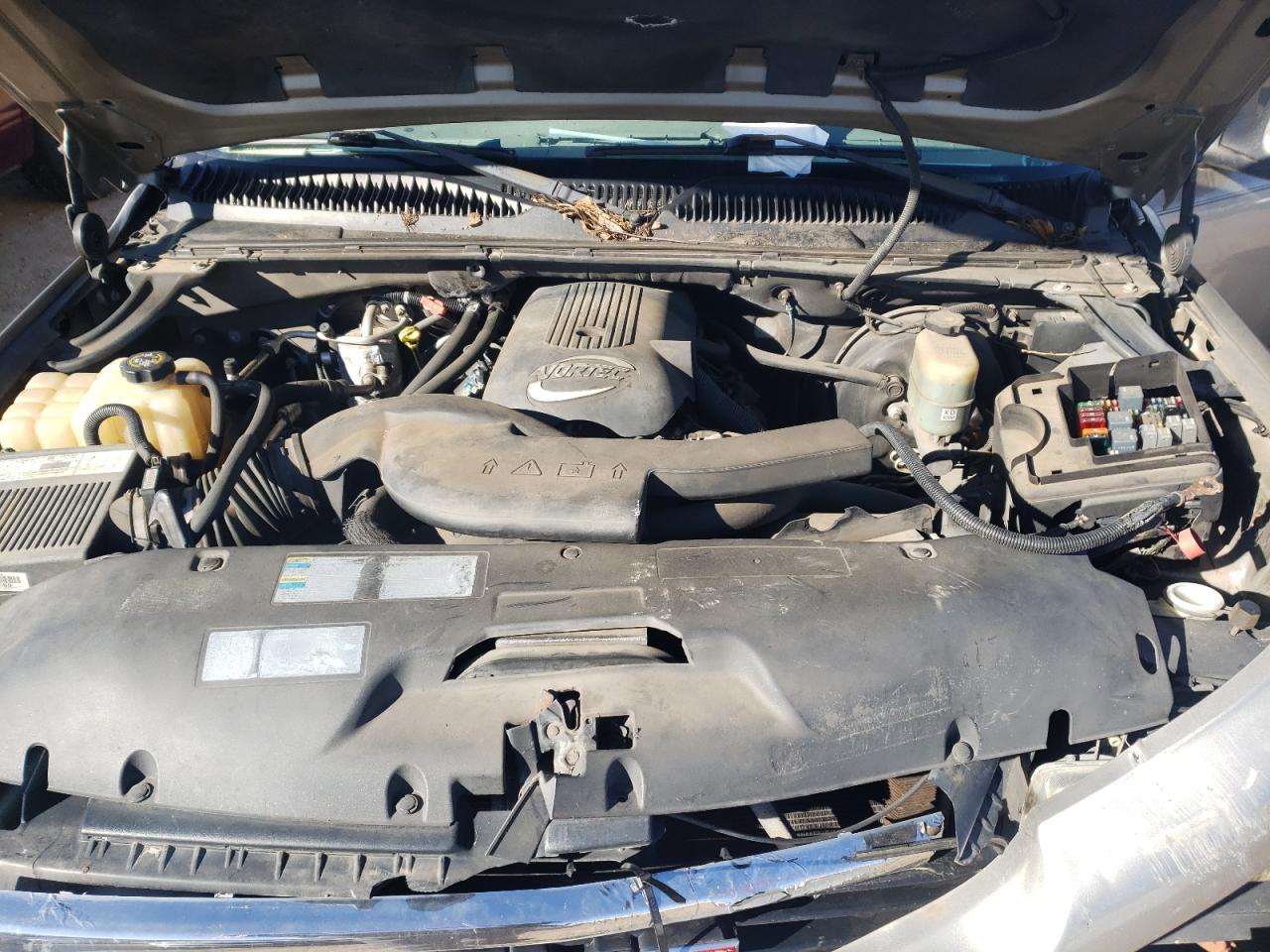 2002 GMC Yukon - Image 12