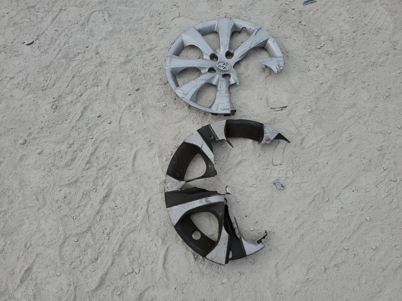 2017 Toyota Rav4 Le VIN: JTMZFREV2HJ145786 Lot: 88755475