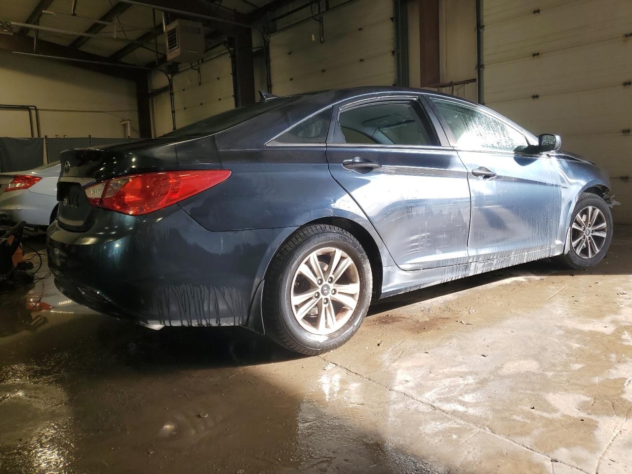 2011 Hyundai Sonata - Image 3