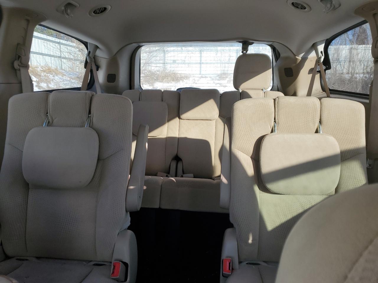 2016 Dodge Caravan - Image 10