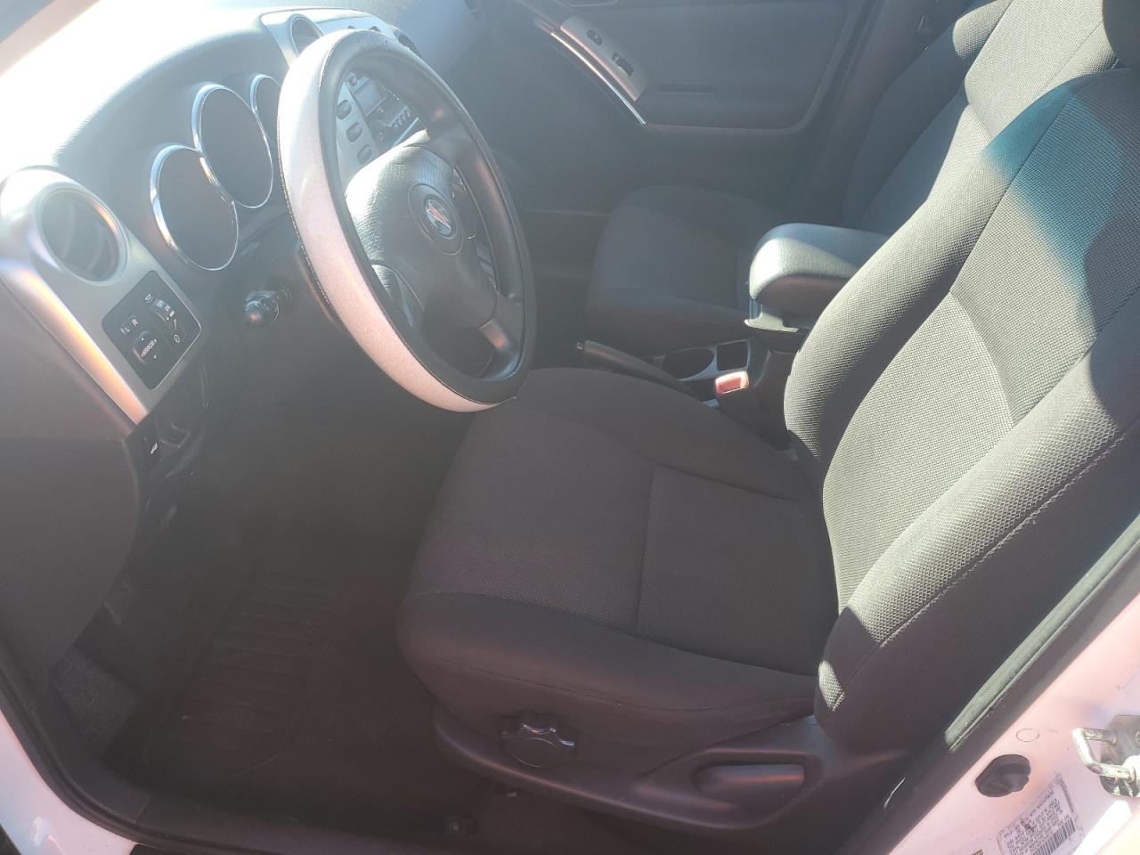 2004 Pontiac Vibe - Image 7
