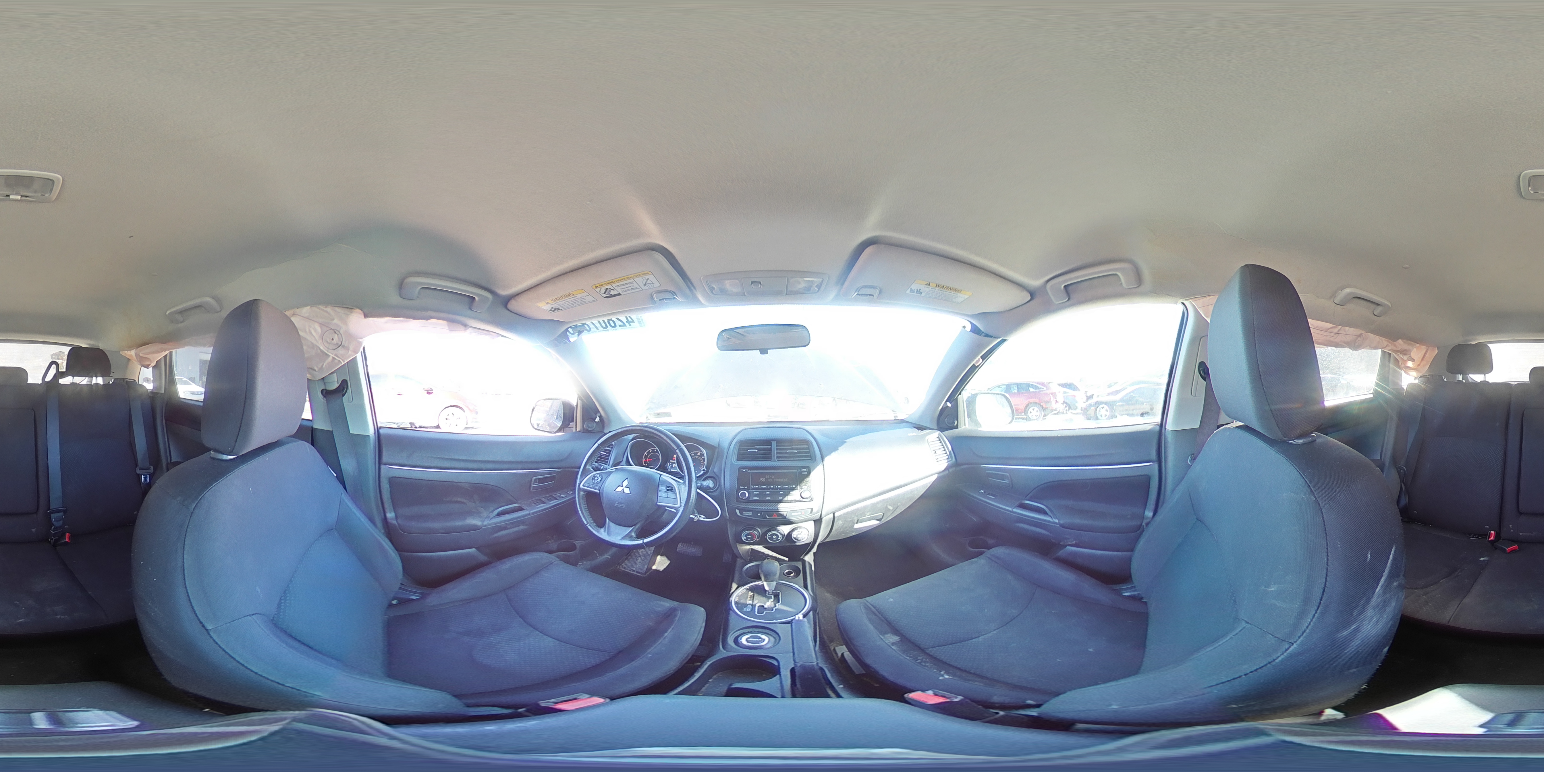 2015 Mitsubishi Outlander - Image 13
