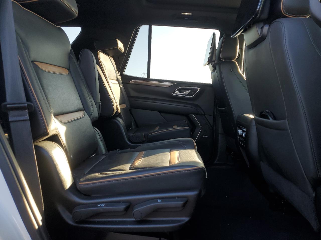 2021 GMC Yukon - Image 11