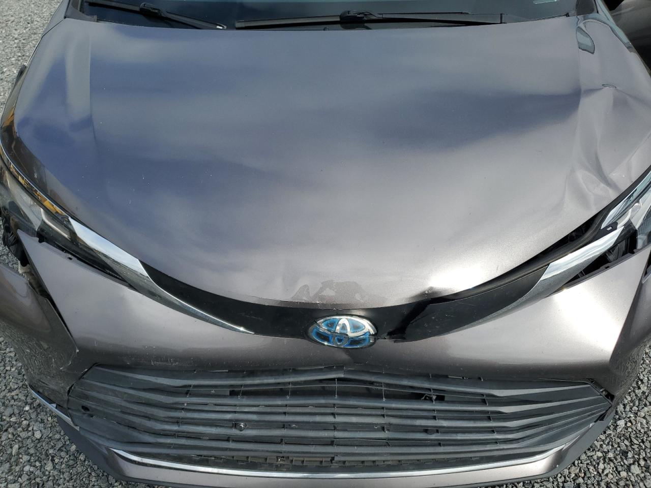 2021 Toyota Sienna - Image 14