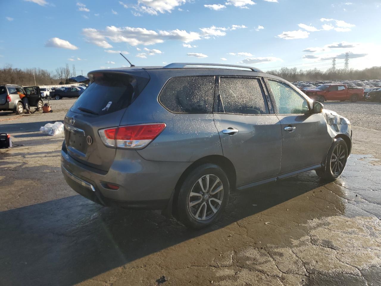 2015 Nissan Pathfinder - Image 3