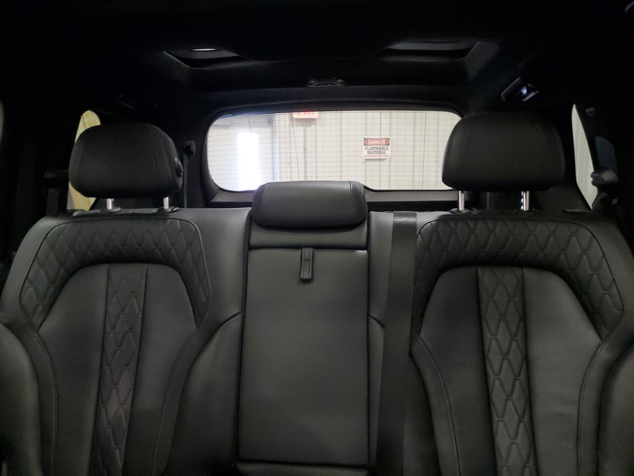 2020 BMW X7 - Image 10