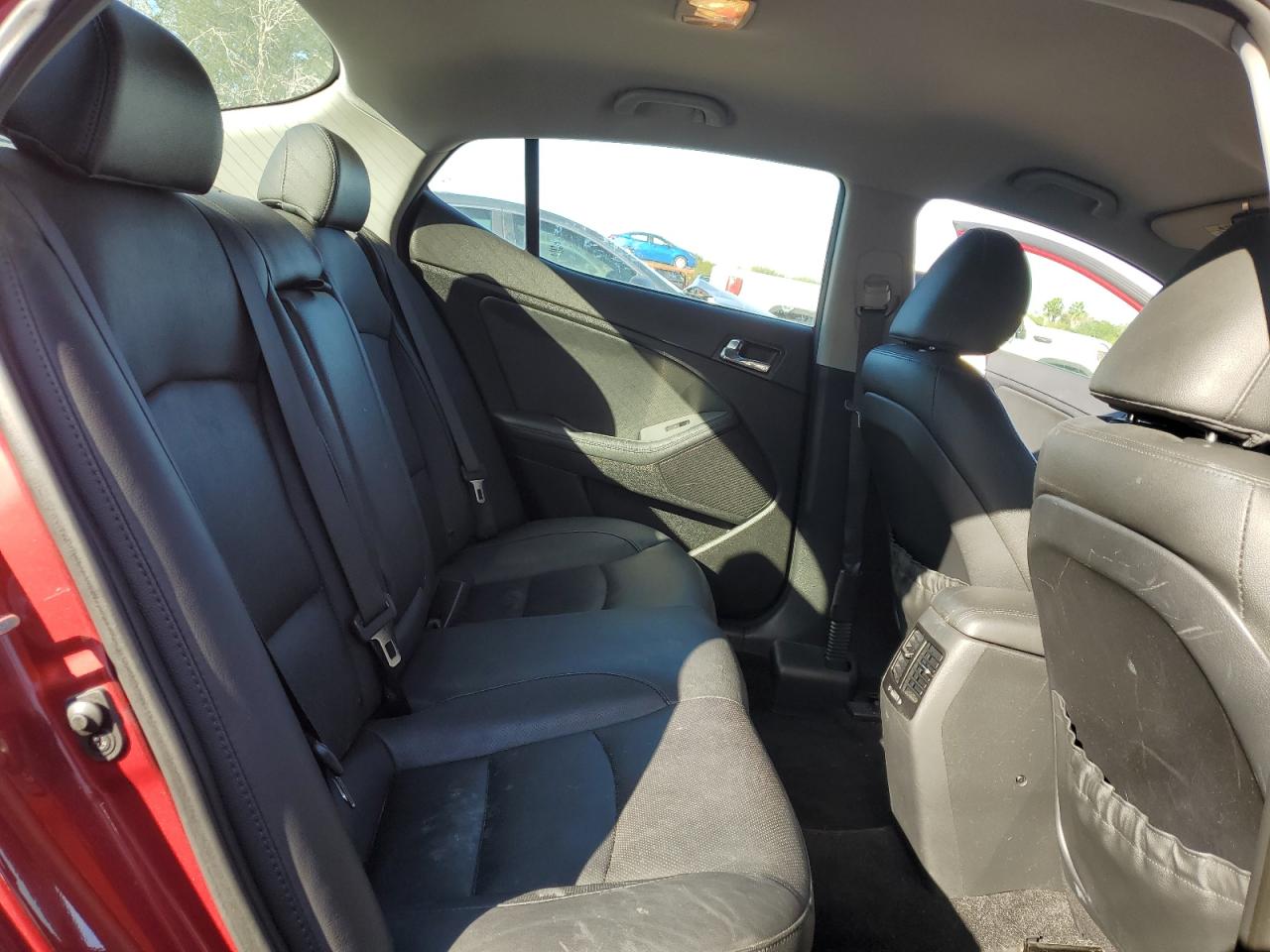 2014 Kia Optima - Image 10
