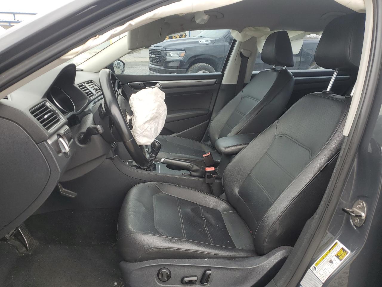 2016 Volkswagen Passat - Image 7