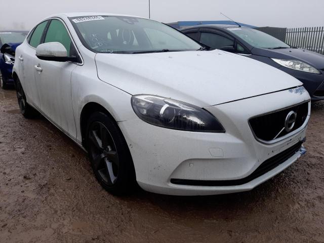 2016 VOLVO V40 SE LUX